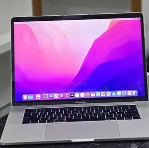 New Laptop Apple MacBook Pro 2017 16GB Intel Core i7 SSD 512GB