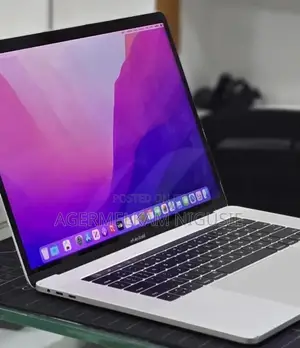 New Laptop Apple MacBook Pro 2017 16GB Intel Core i7 SSD 512GB