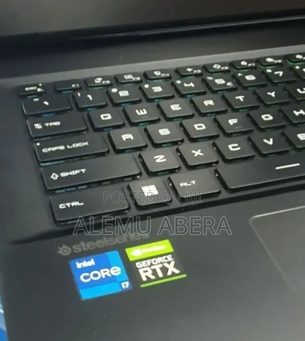 New Laptop MSI GP75 Leopard 16GB Intel Core i7 SSD 512GB
