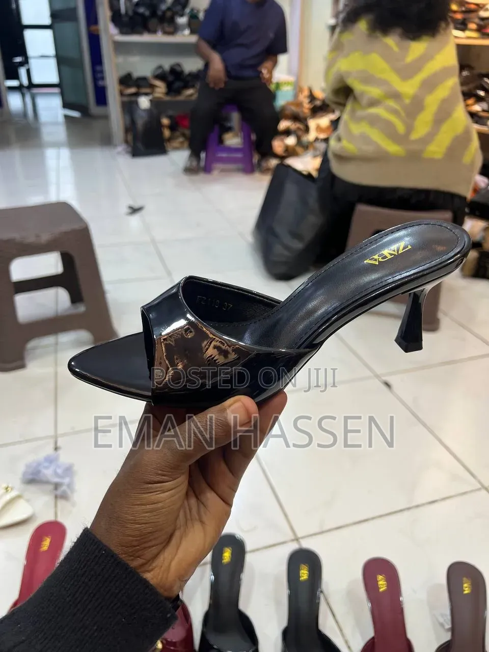አዘናጫ ክፍት ሂል ጫማ