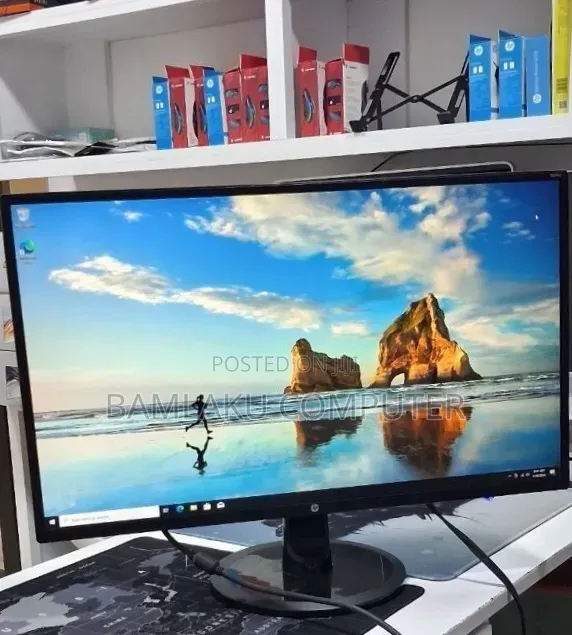 New Arrival Packed
 Dell Monitor 
Screen Siz "24" Inch