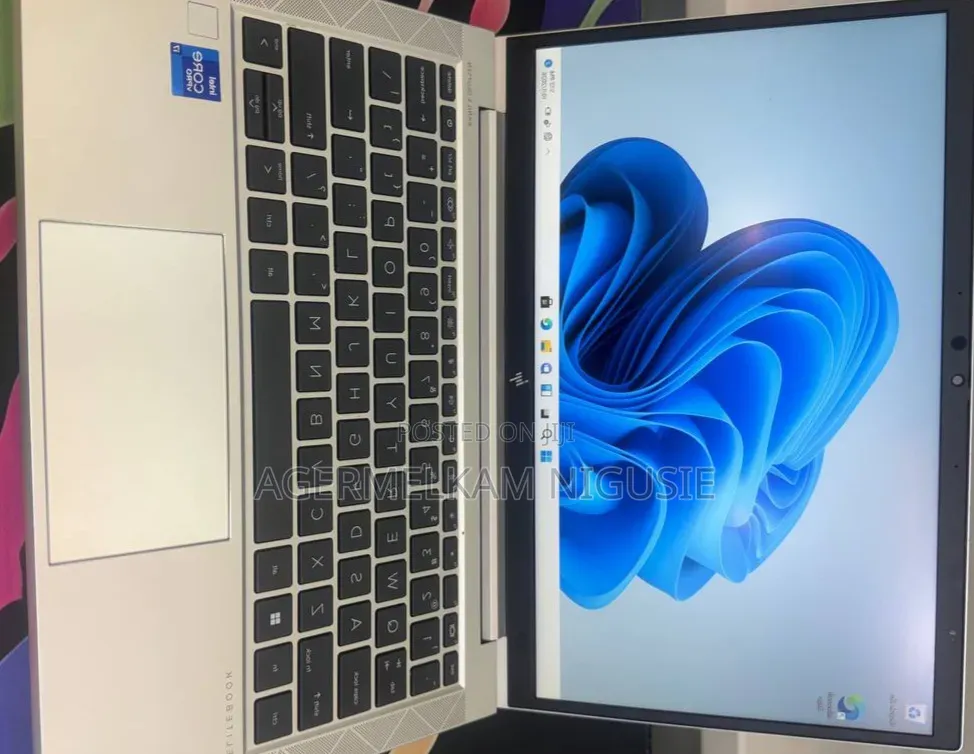 New Laptop HP EliteBook 830 G8 16GB Intel Core i7 SSD 512GB