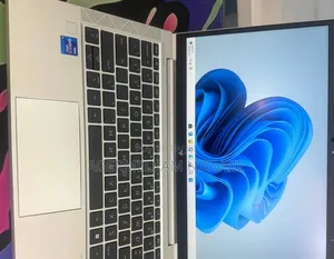 New Laptop HP EliteBook 830 G8 16GB Intel Core i7 SSD 512GB