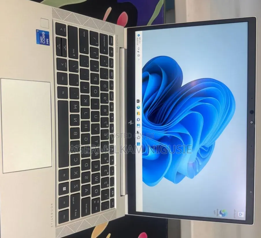 New Laptop HP EliteBook 830 G8 16GB Intel Core i7 SSD 512GB