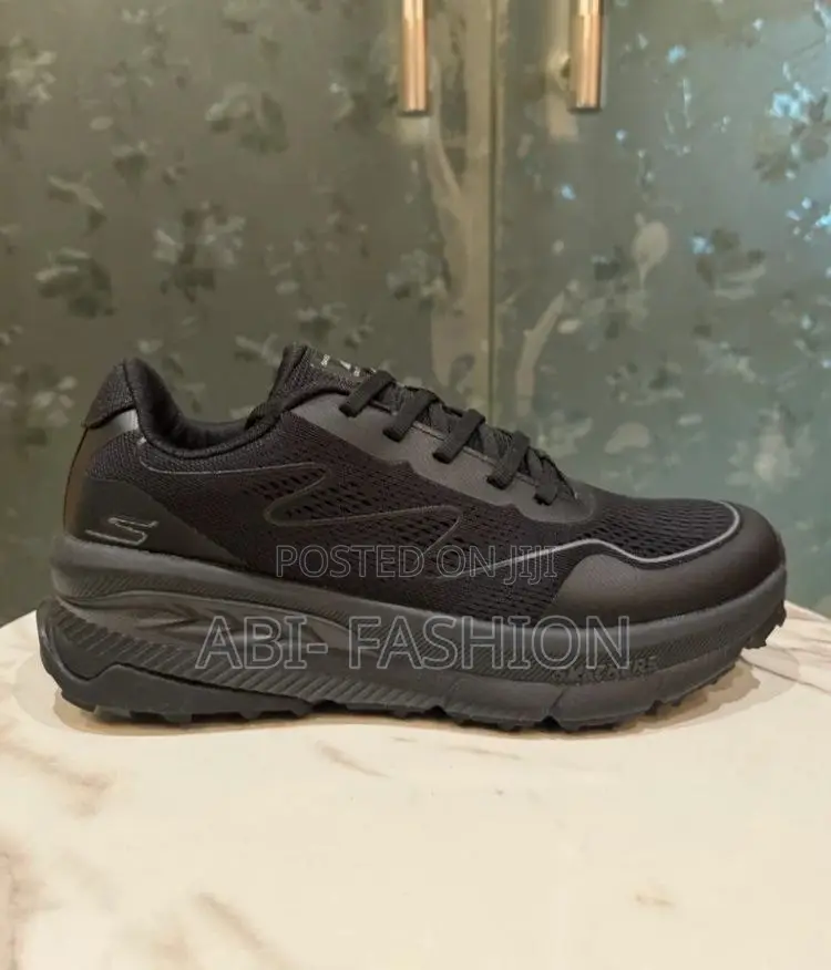 Skechers Max Cushioning ”Triple Black”