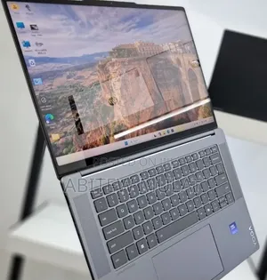 New Laptop Lenovo Yoga 9 32GB Intel Core Ultra 7 SSD 1T