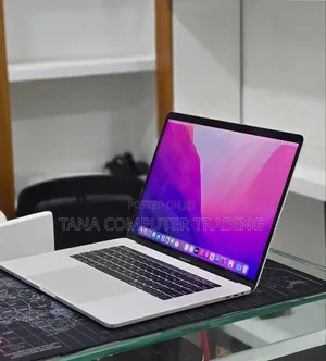 New Laptop Apple MacBook Pro 2017 4GB Intel Core i7 SSD 512GB