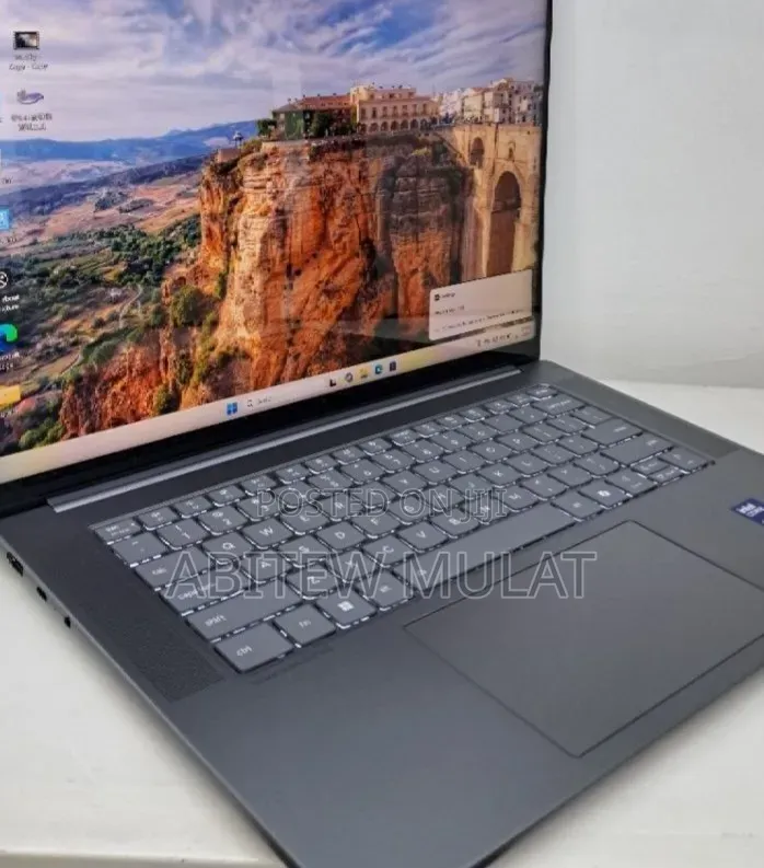 New Laptop Lenovo Yoga 9 32GB Intel Core Ultra 7 SSD 1T