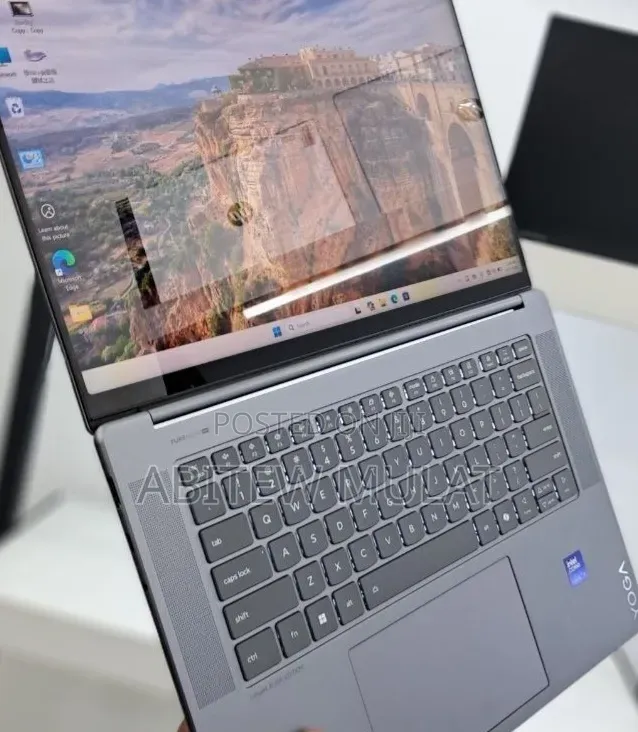 New Laptop Lenovo Yoga 9 32GB Intel Core Ultra 7 SSD 1T