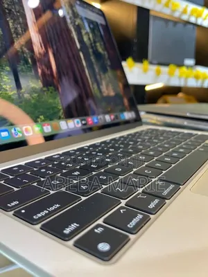 New Laptop Apple MacBook Air 2025 M4 16GB Apple M4 SSD 512GB