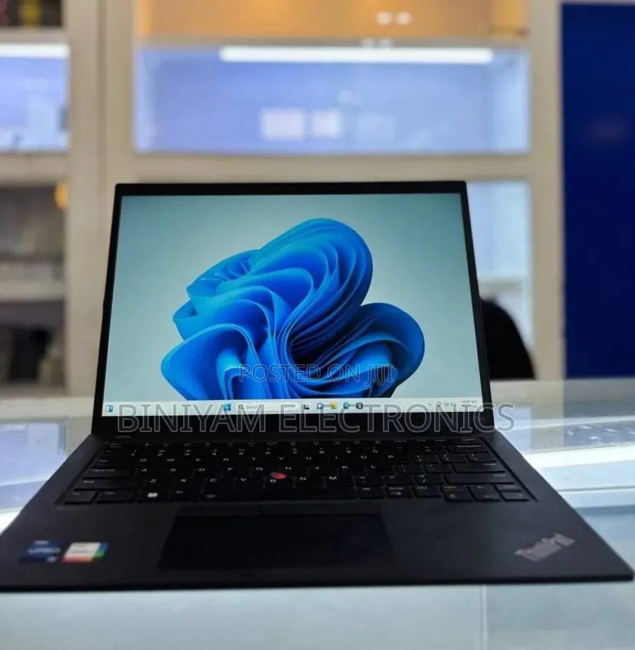 New Laptop Lenovo ThinkPad T14s G4 16GB Intel Core i7 SSD 512GB