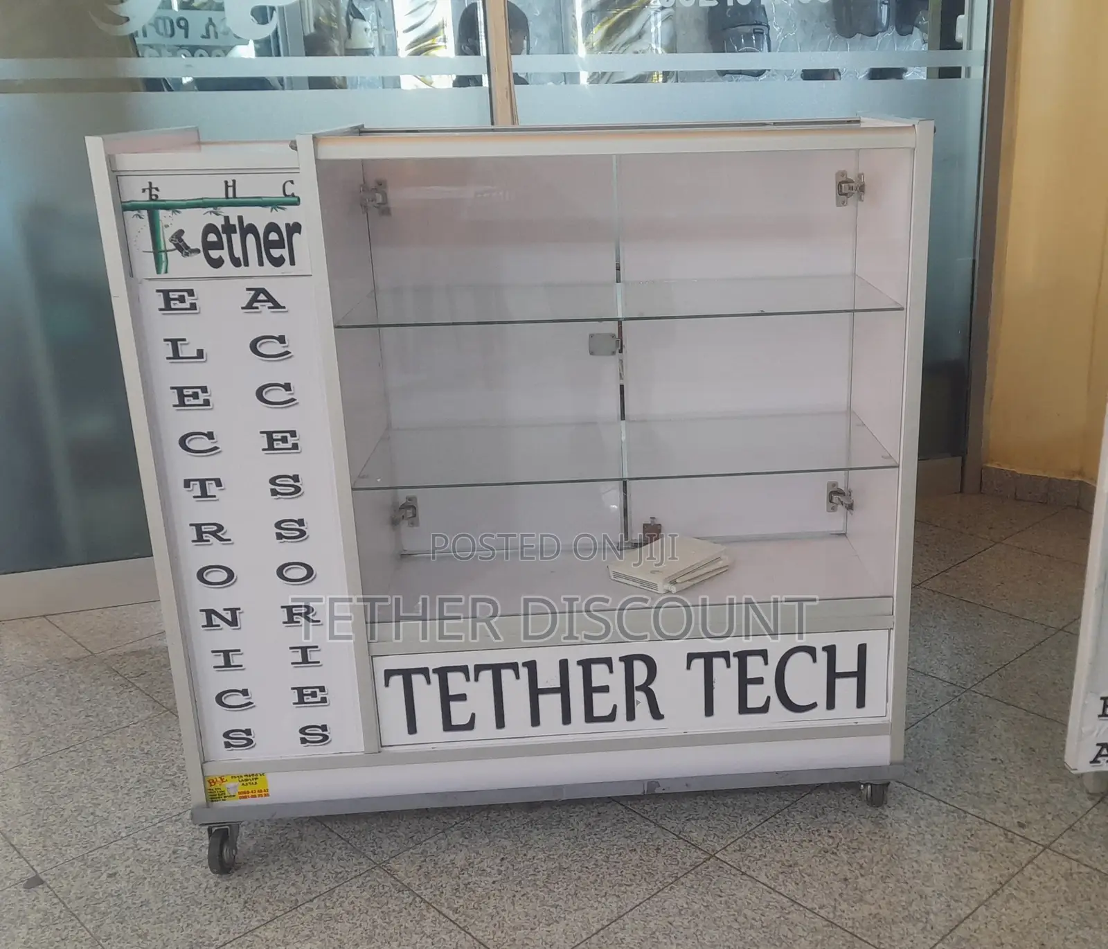 √ High Qulity Glass Display Allmost New 120m Good Condition