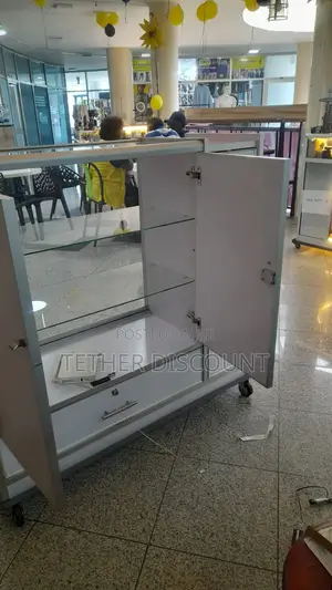√ High Qulity Glass Display Allmost New 120m Good Condition
