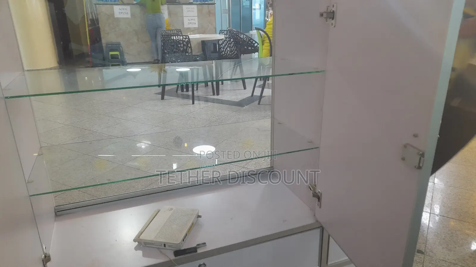 √ High Qulity Glass Display Allmost New 120m Good Condition