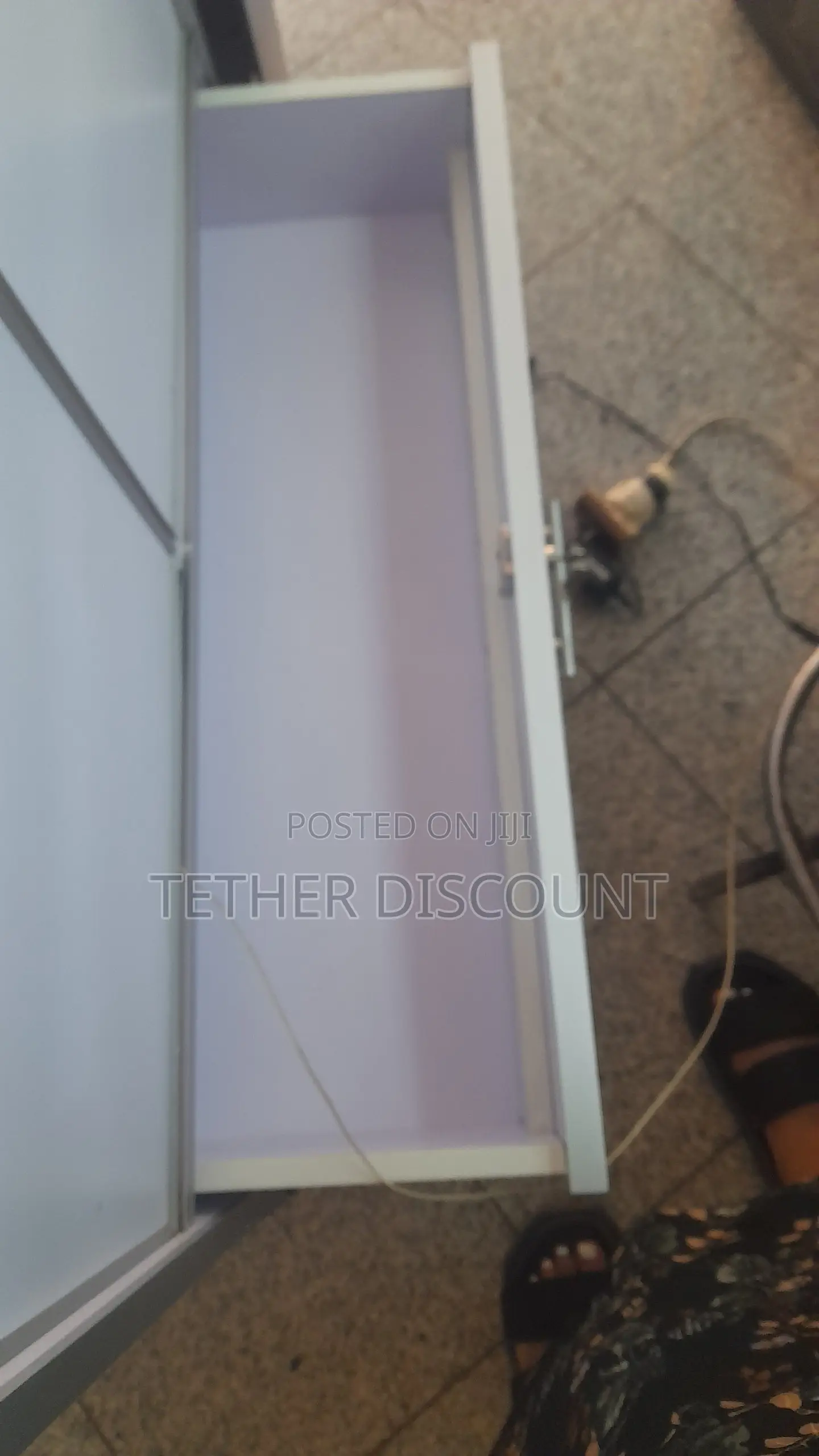 √ High Qulity Glass Display Allmost New 120m Good Condition