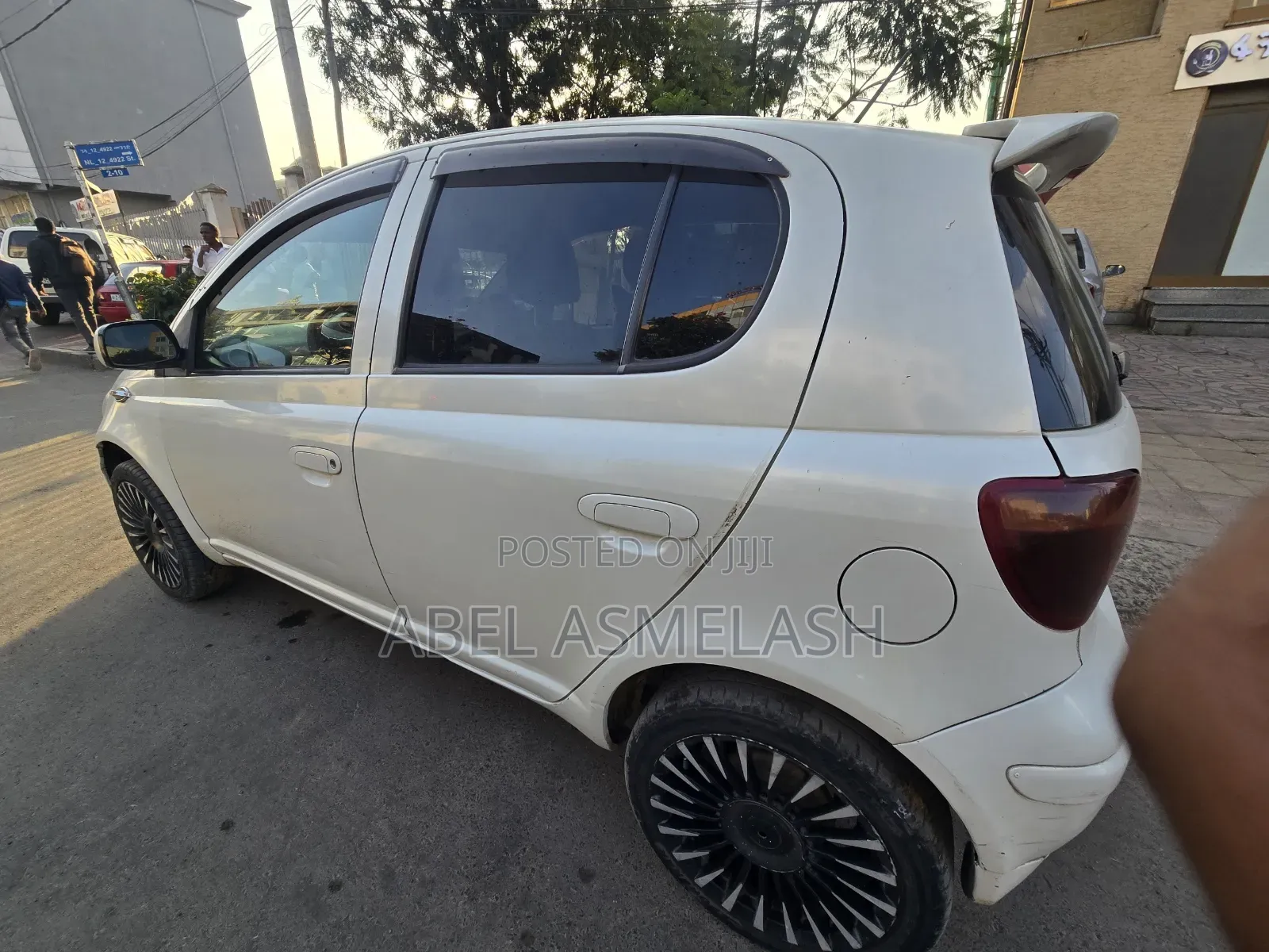 Toyota Vitz 2004 White