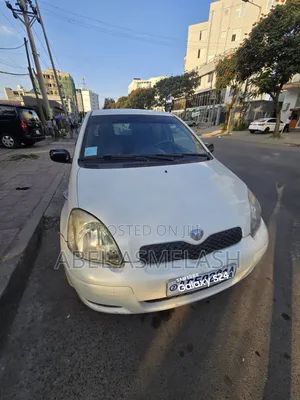 Toyota Vitz 2004 White