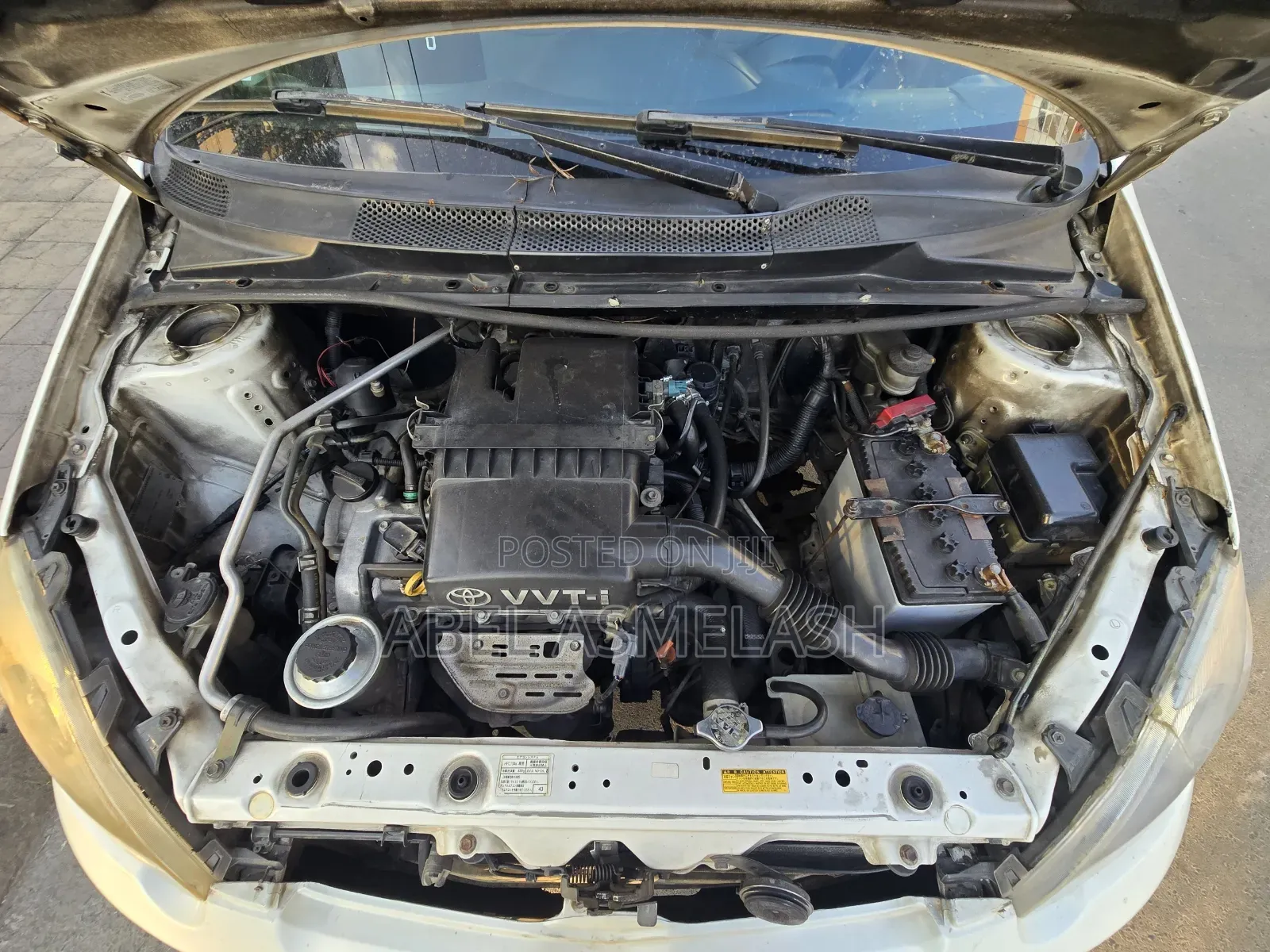 Toyota Vitz 2004 White