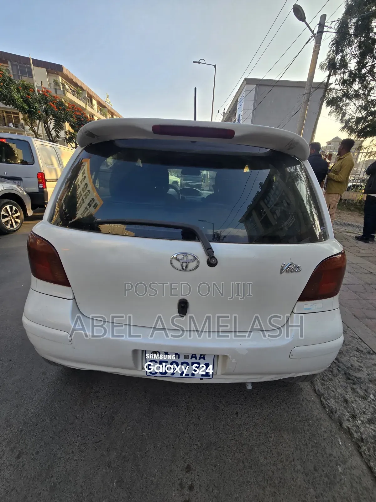Toyota Vitz 2004 White