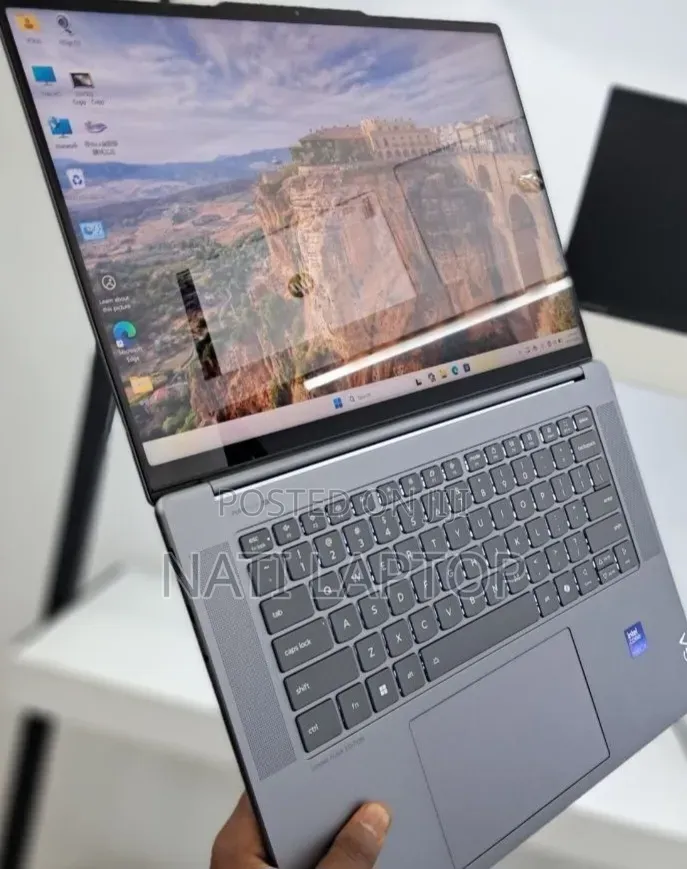 New Laptop Lenovo 32GB Intel Core Ultra 7 SSD 1T