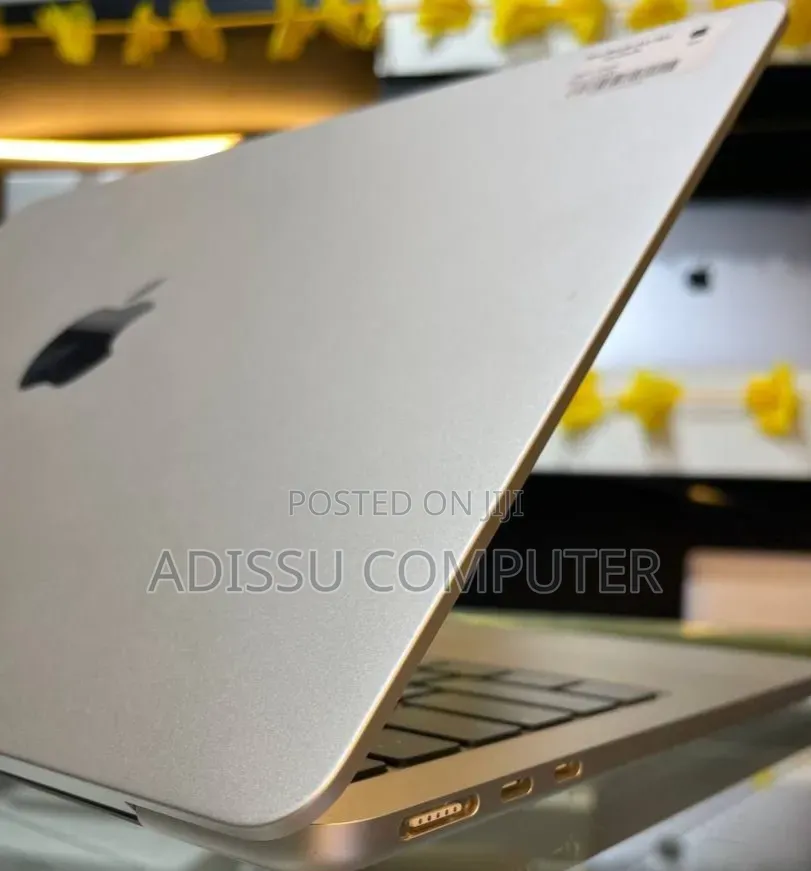 New Laptop Apple MacBook Air 2025 M4 16GB Apple M4 SSD 512GB