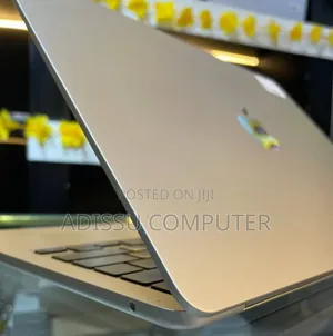 New Laptop Apple MacBook Air 2025 M4 16GB Apple M4 SSD 512GB