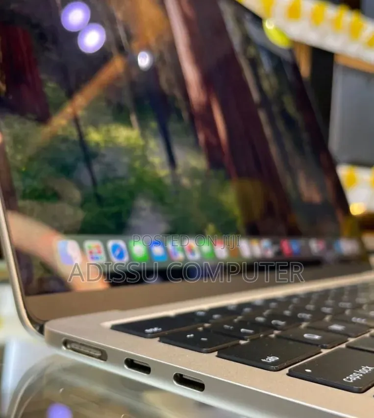 New Laptop Apple MacBook Air 2025 M4 16GB Apple M4 SSD 512GB