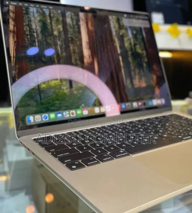 New Laptop Apple MacBook Air 2025 M4 16GB Apple M4 SSD 512GB