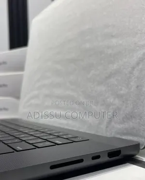 New Laptop Apple MacBook Pro 2024 M4 Max 48GB Apple M4 Max SSD 2T