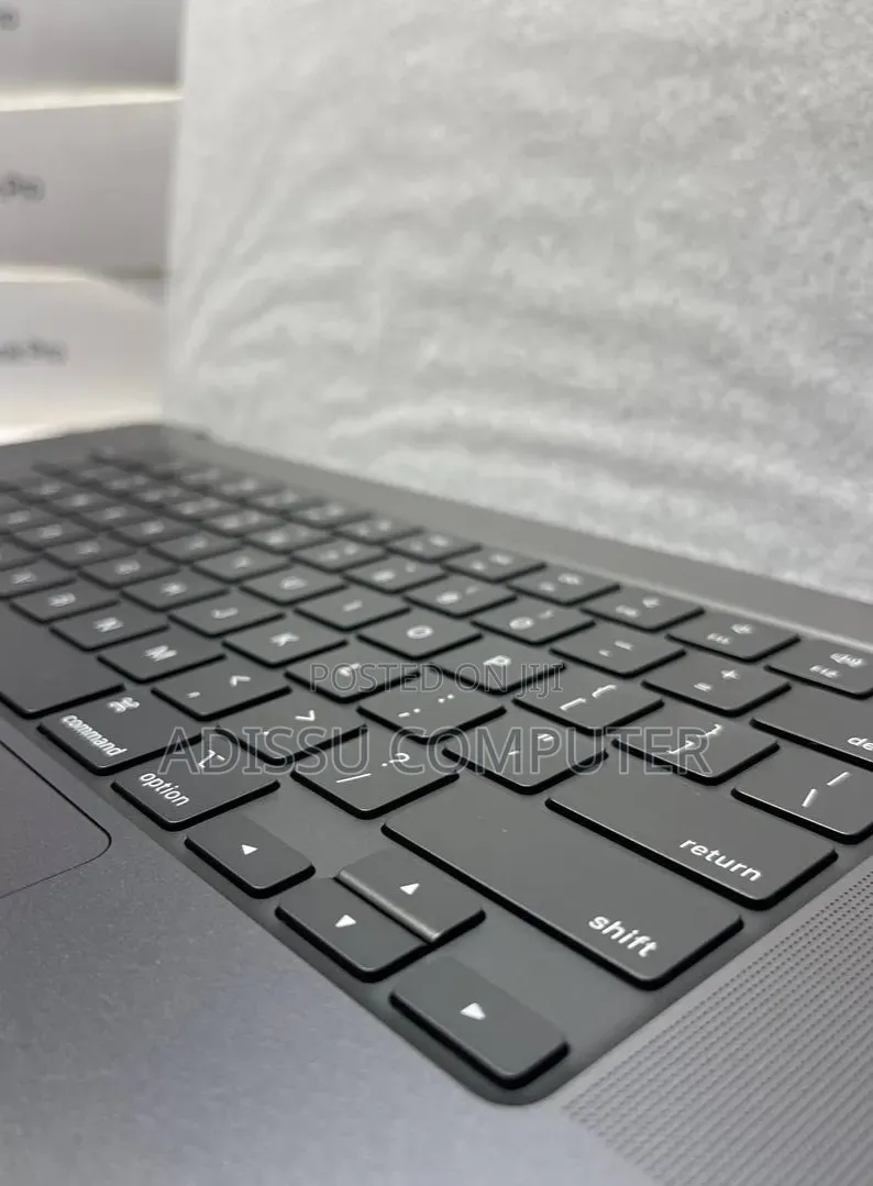 New Laptop Apple MacBook Pro 2024 M4 Max 48GB Apple M4 Max SSD 2T