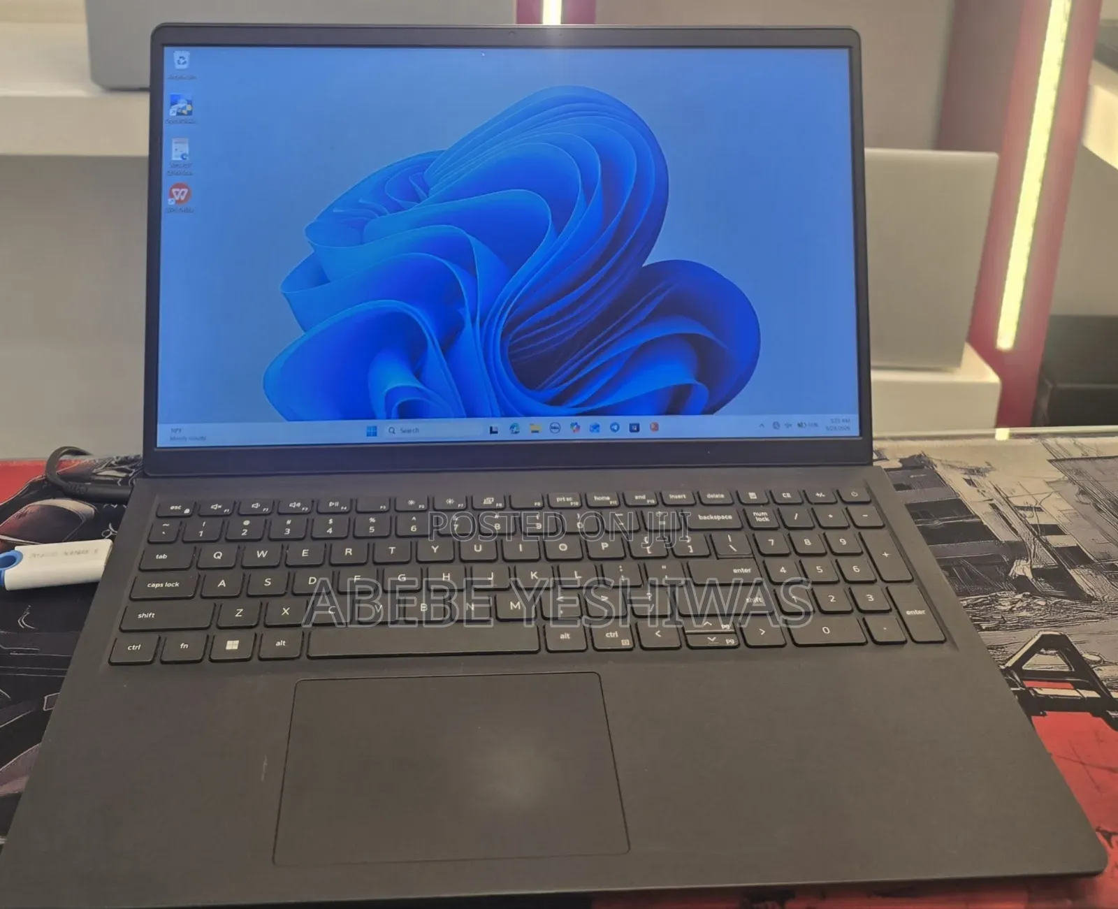 New Laptop Dell Inspiron 15 8GB Intel Core i5 SSD 512GB