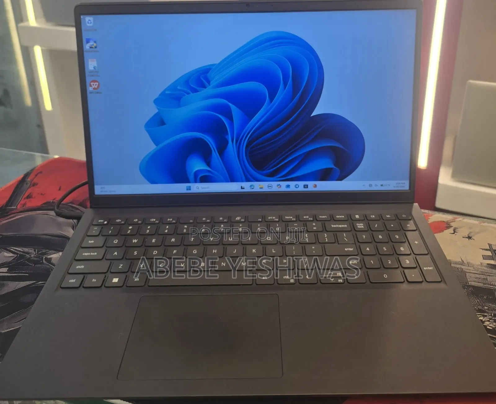 New Laptop Dell Inspiron 15 8GB Intel Core i5 SSD 512GB