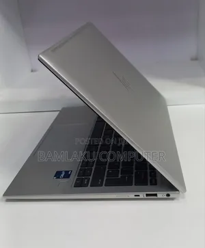 New Laptop HP EliteBook 830 G9 16GB Intel Core i5 SSD 512GB