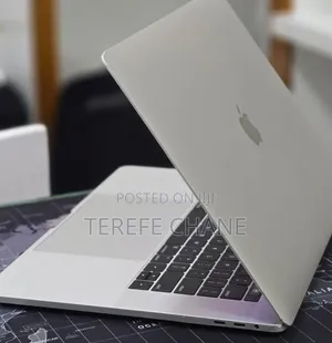 New Laptop Apple MacBook Pro 2019 16GB Intel Core i7 SSD 512GB