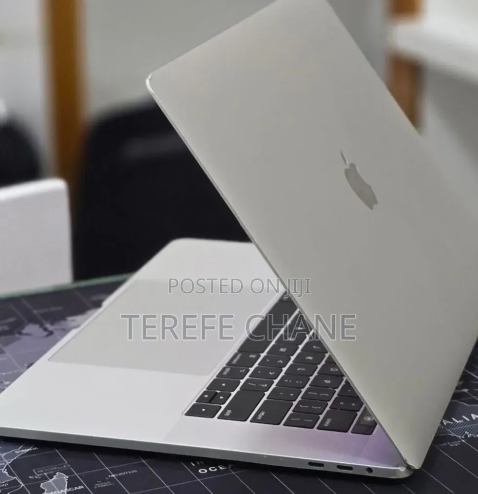 New Laptop Apple MacBook Pro 2019 16GB Intel Core i7 SSD 512GB