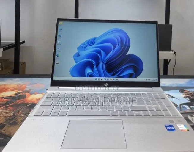 New Laptop HP 16GB Intel Core i7 SSD 512GB