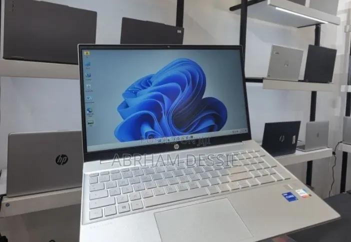 New Laptop HP 16GB Intel Core i7 SSD 512GB
