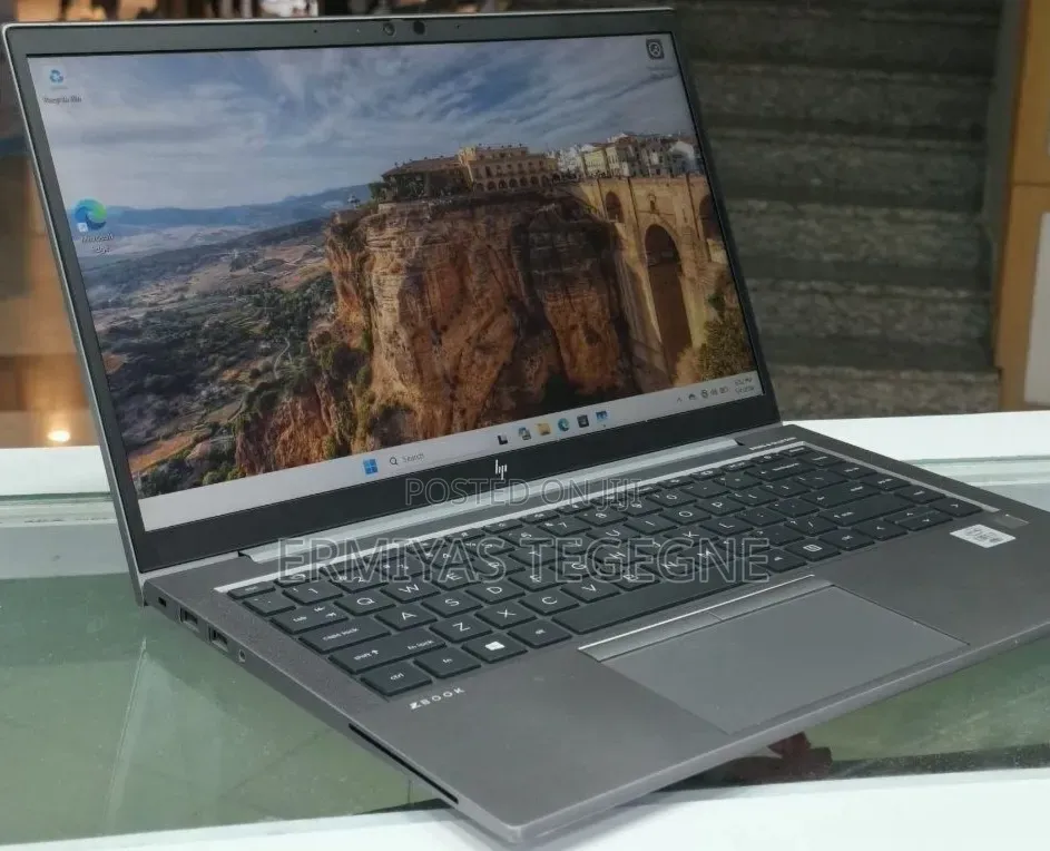 New Laptop HP ZBook 14 16GB Intel Core i7 SSD 512GB