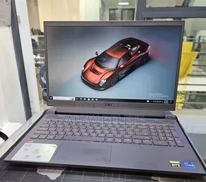 New Laptop Dell G15 5520 16GB Intel Core i7 SSD 512GB