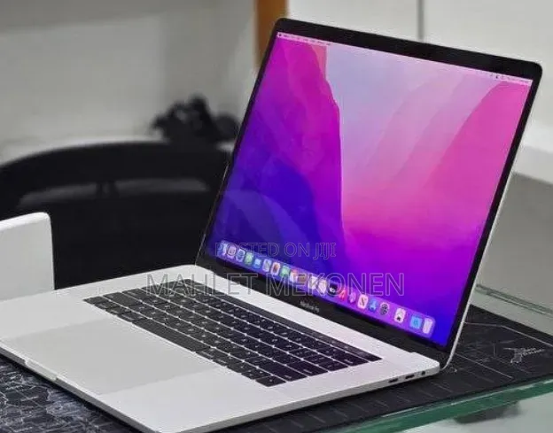 New Laptop Apple MacBook Pro 2017 16GB Intel Core i7 SSD 512GB