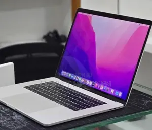 New Laptop Apple MacBook Pro 2017 16GB Intel Core i7 SSD 512GB