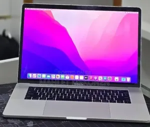 New Laptop Apple MacBook Pro 2017 16GB Intel Core i7 SSD 512GB