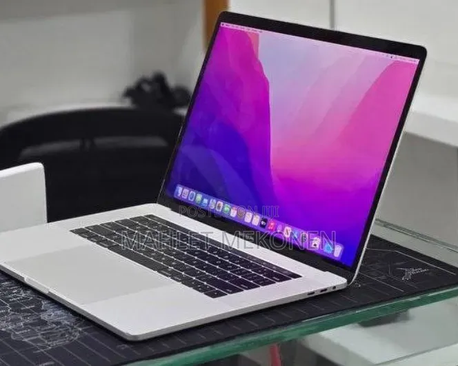 New Laptop Apple MacBook Pro 2017 16GB Intel Core i7 SSD 512GB