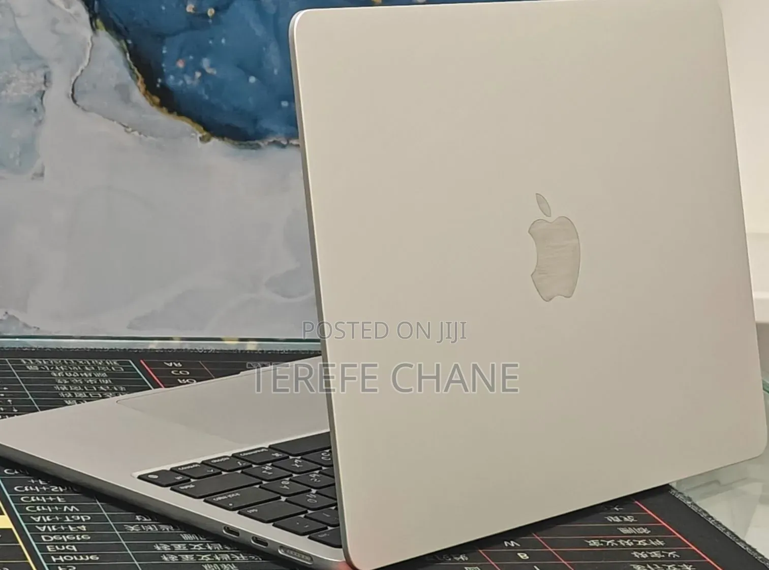 New Laptop Apple MacBook Air 2022 M2 8GB Apple M2 SSD 256GB
