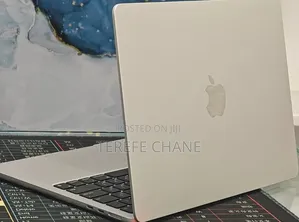 New Laptop Apple MacBook Air 2022 M2 8GB Apple M2 SSD 256GB