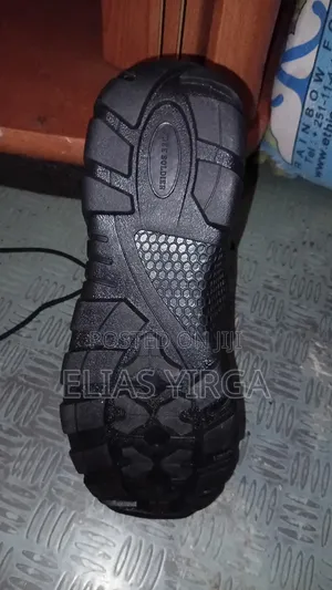 hiking.shoe