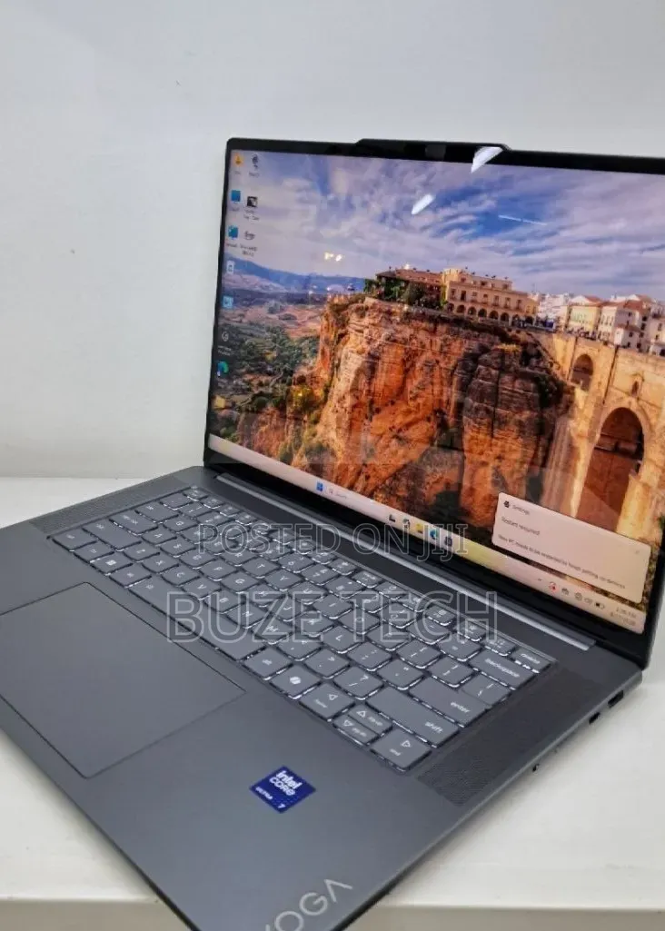 New Laptop Lenovo 32GB Intel Core Ultra 7 SSD 512GB