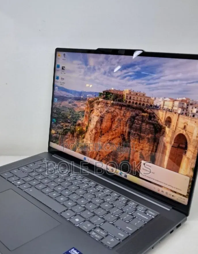 New Laptop Lenovo ThinkPad Yoga 370 16GB Intel Core Ultra 5 SSD 512GB