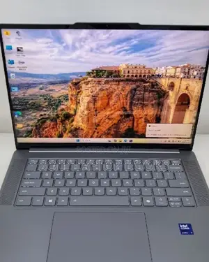 New Laptop Lenovo ThinkPad Yoga 370 16GB Intel Core Ultra 5 SSD 512GB