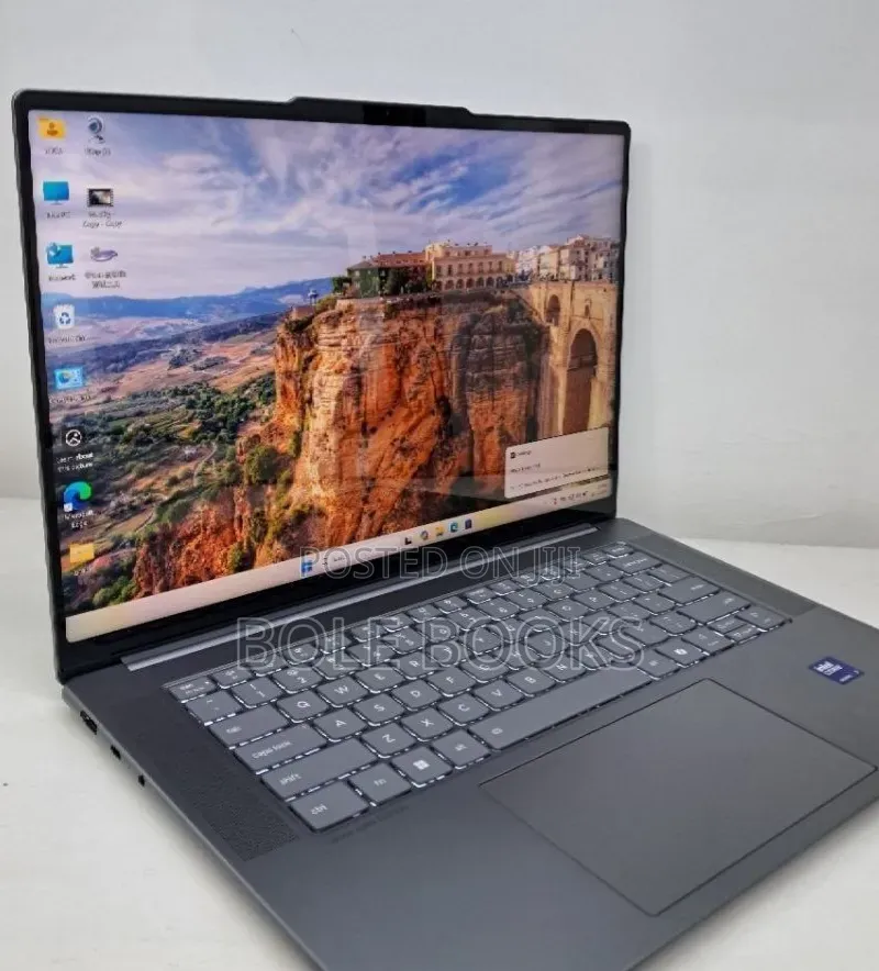 New Laptop Lenovo ThinkPad Yoga 370 16GB Intel Core Ultra 5 SSD 512GB